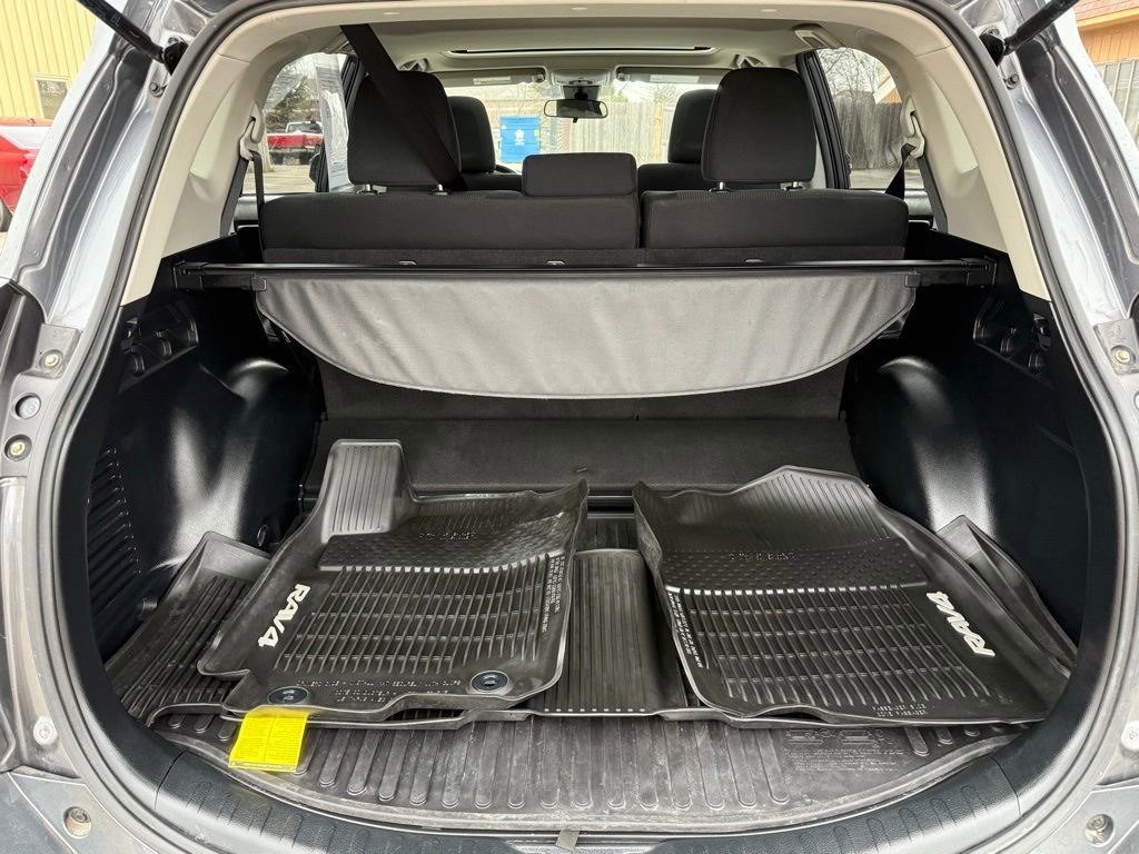 Used 2018 Toyota RAV4 XLE image 21