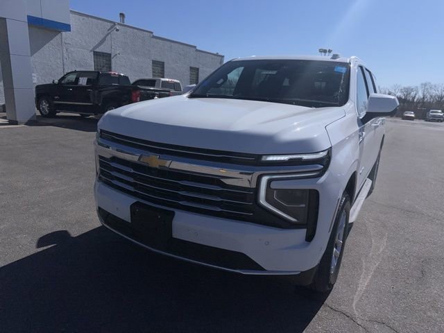 Used 2025 Chevrolet Tahoe LT AWD/4WD image 3