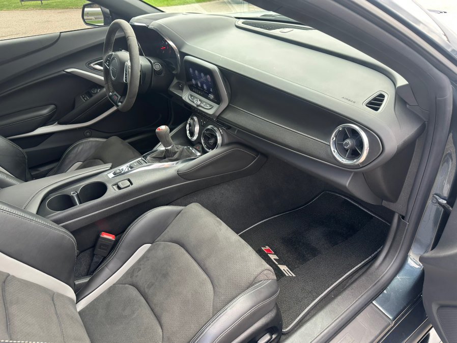 Used 2020 Chevrolet Camaro SS RWD image 14