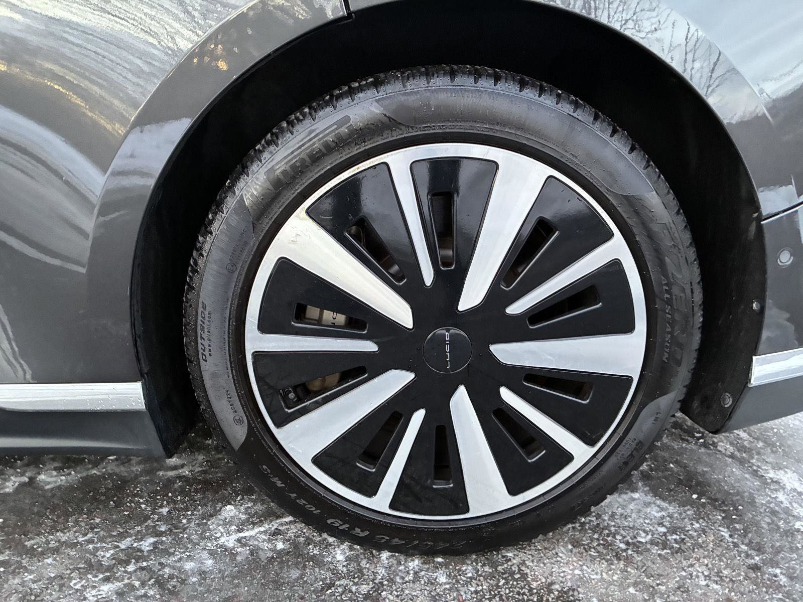 Used 2024 Lucid Air Touring image 27