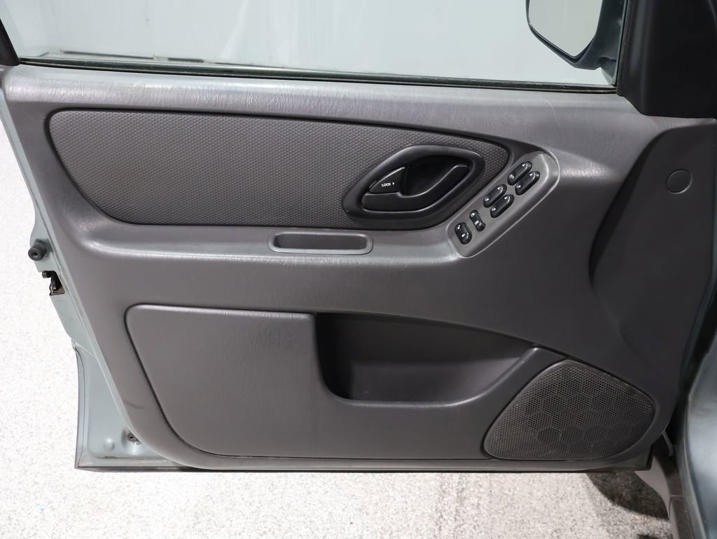 Used 2007 Ford Escape XLS image 16