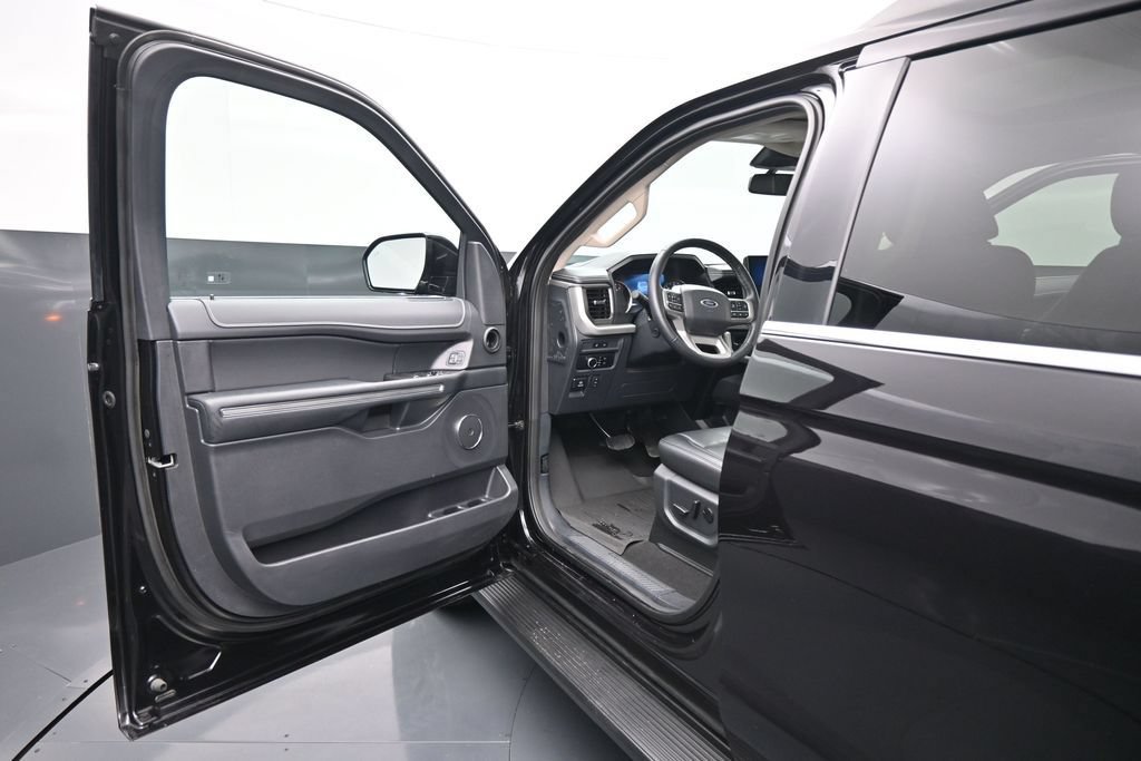 Certified 2024 Ford Expedition XLT AWD/4WD image 9