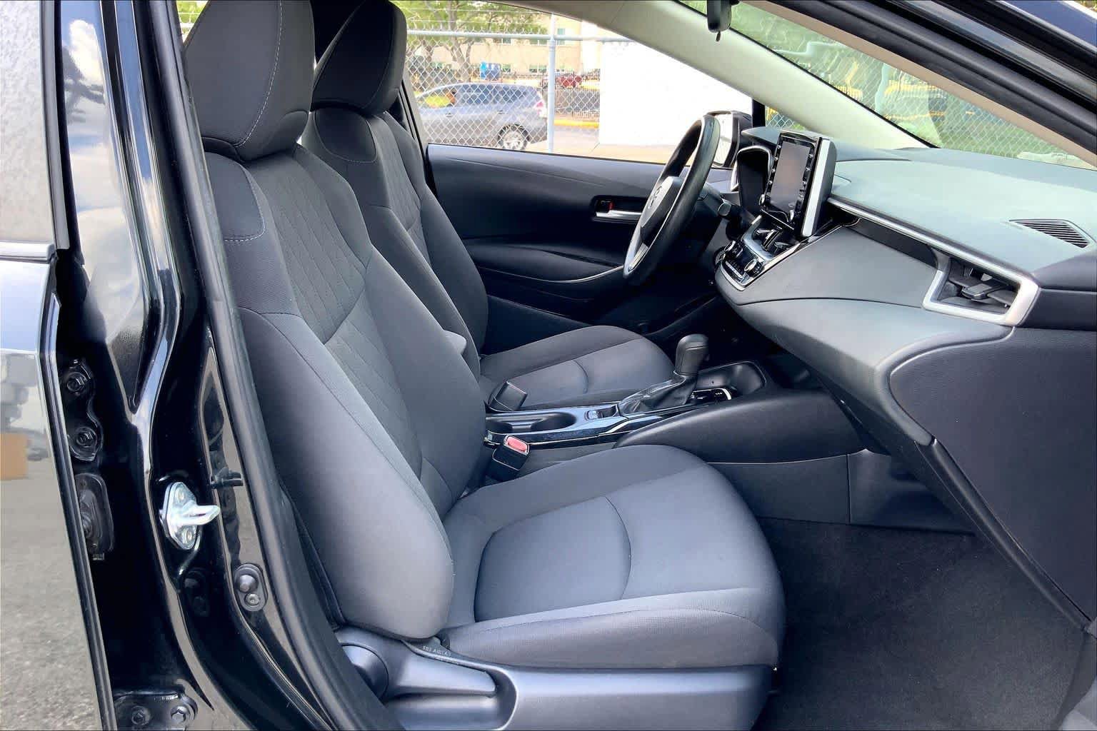 Used 2021 Toyota Corolla LE FWD image 9