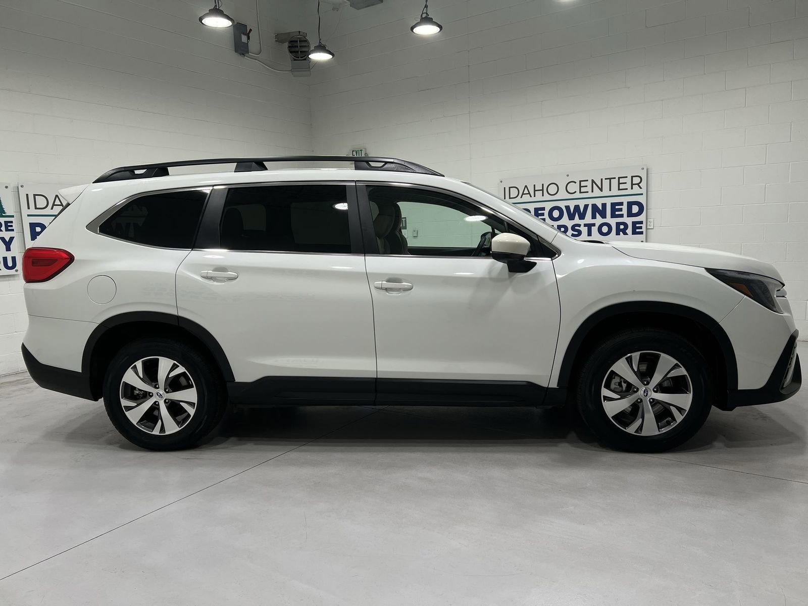 Certified 2025 Subaru Ascent Premium image 9