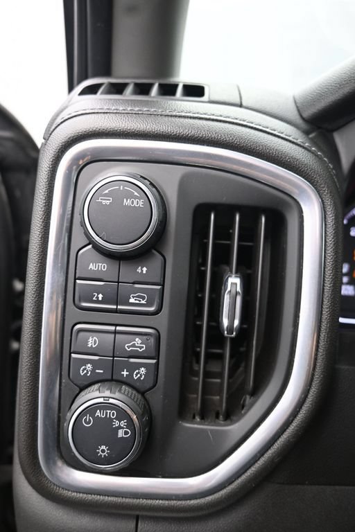 Used 2020 Chevrolet Silverado 1500 RST w/ RST Value Package AWD/4WD image 16