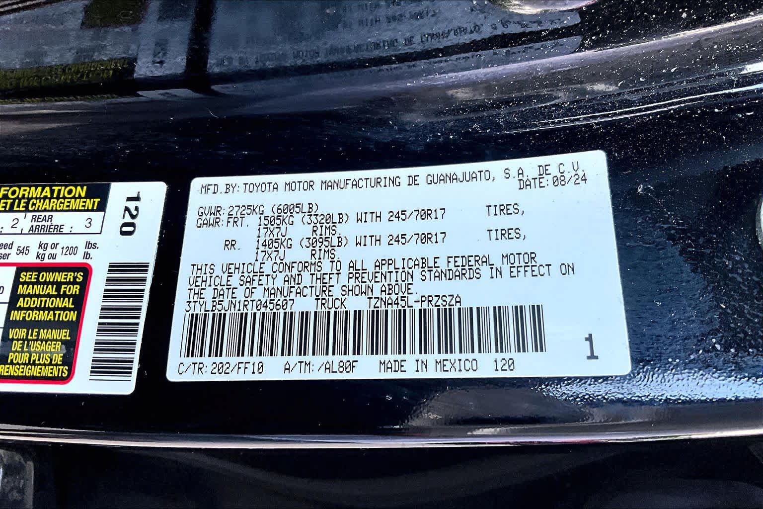 Certified 2024 Toyota Tacoma SR5 AWD/4WD image 33