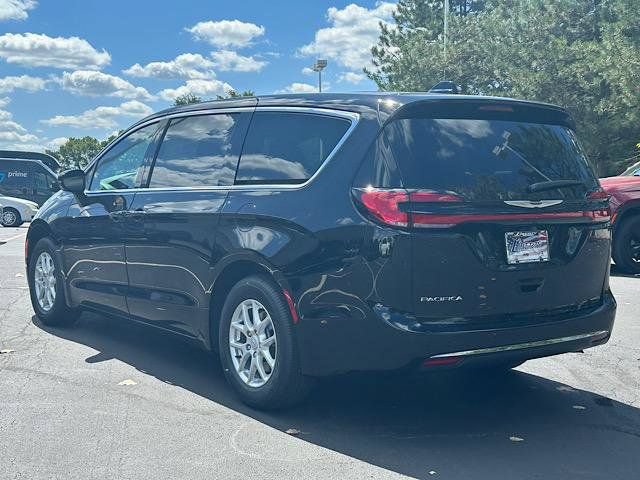 New 2026 Chrysler Pacifica Select FWD image 13