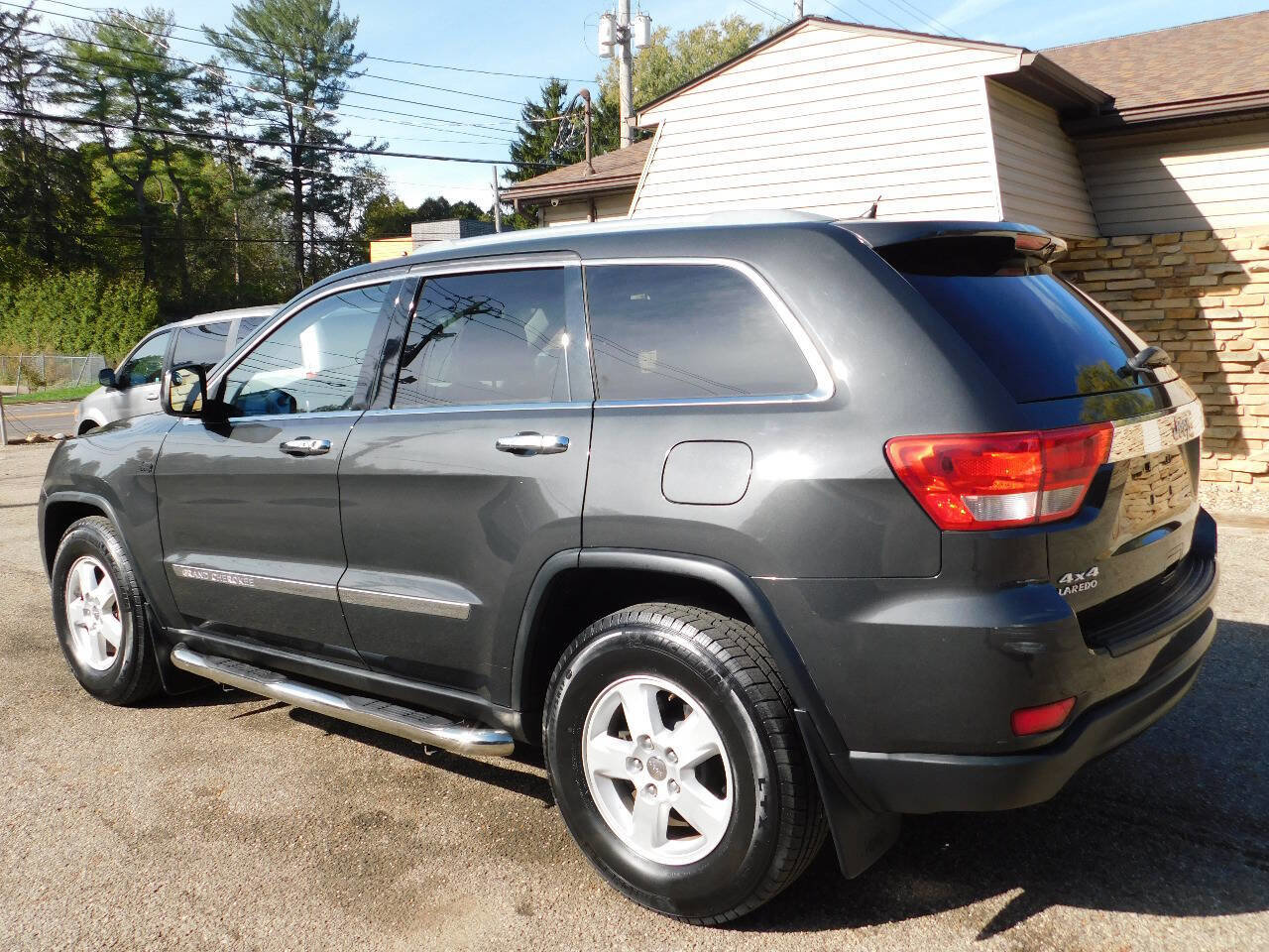 Used 2011 Jeep Grand Cherokee Laredo image 7