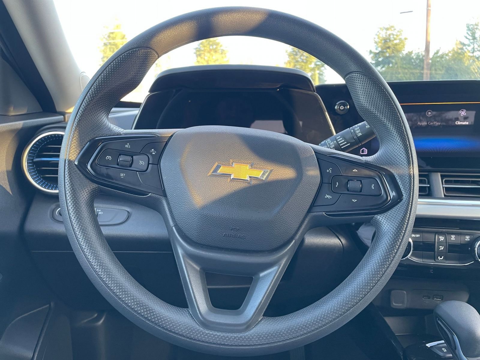 Used 2025 Chevrolet Trax LT image 34