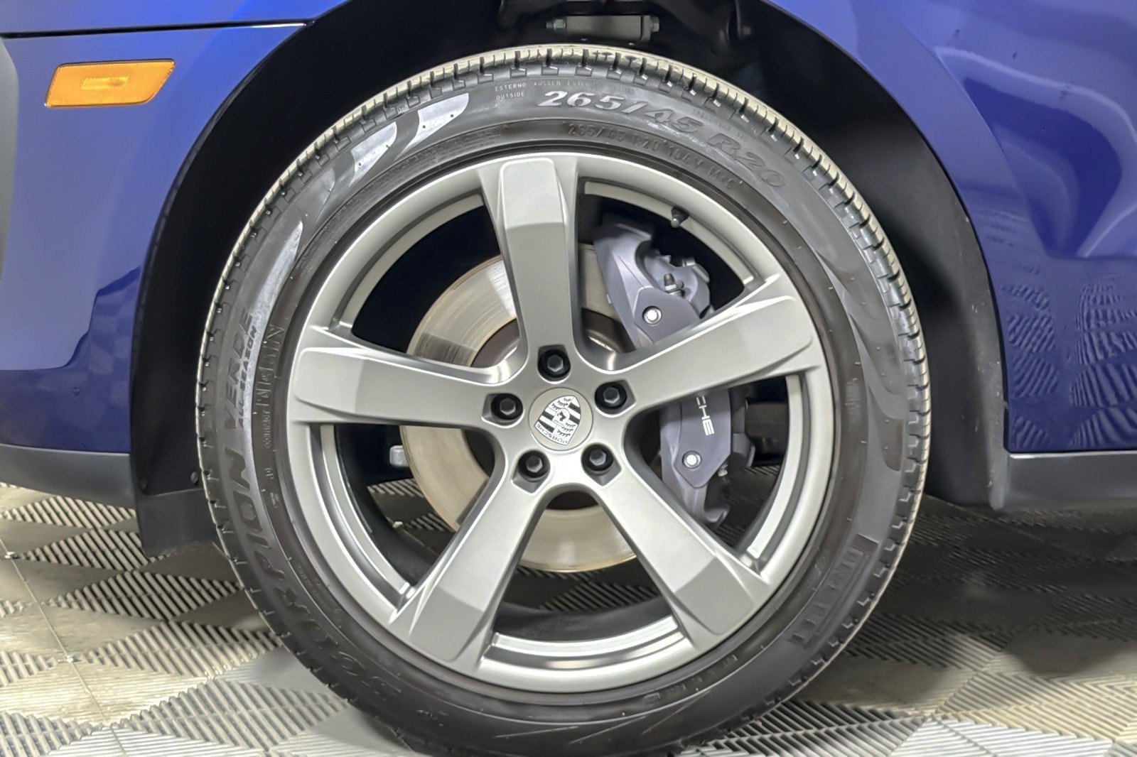 Used 2023 Porsche Macan AWD/4WD image 25