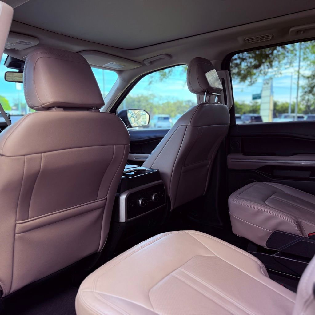 Used 2024 Ford Expedition Limited image 32