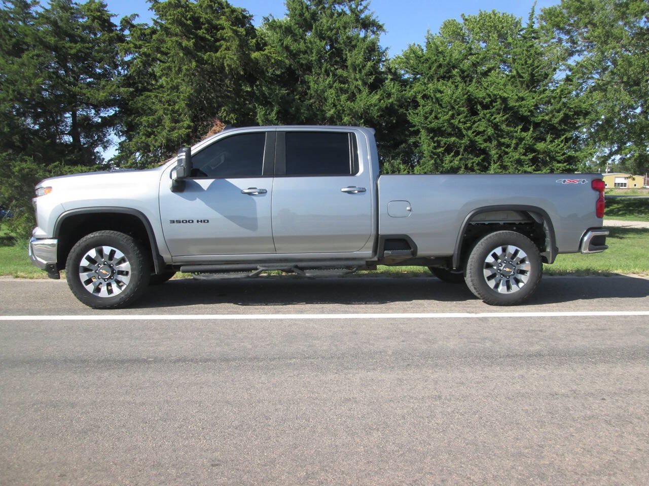 Used 2025 Chevrolet Silverado 3500 LT w/ All Star Edition AWD/4WD image 10