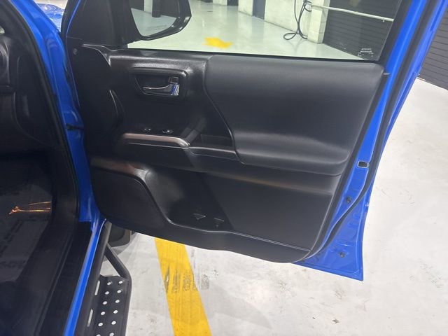 Used 2021 Toyota Tacoma TRD Sport w/ Technology Package image 35