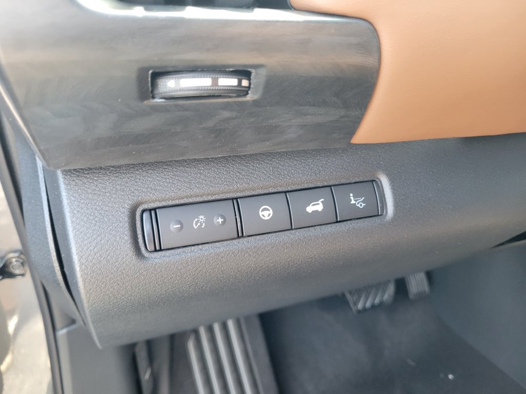 New 2026 Nissan Pathfinder Platinum AWD/4WD image 16