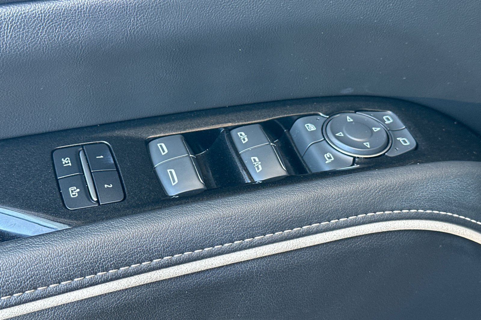 Used 2023 Cadillac Escalade Sport AWD/4WD image 12