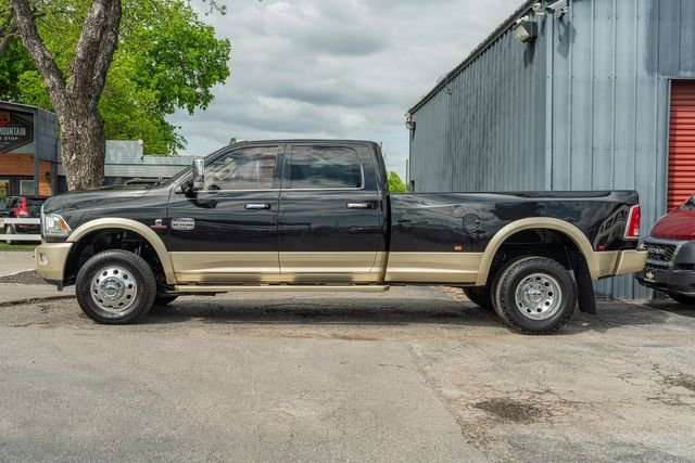 Used 2017 RAM 3500 Laramie Longhorn image 3