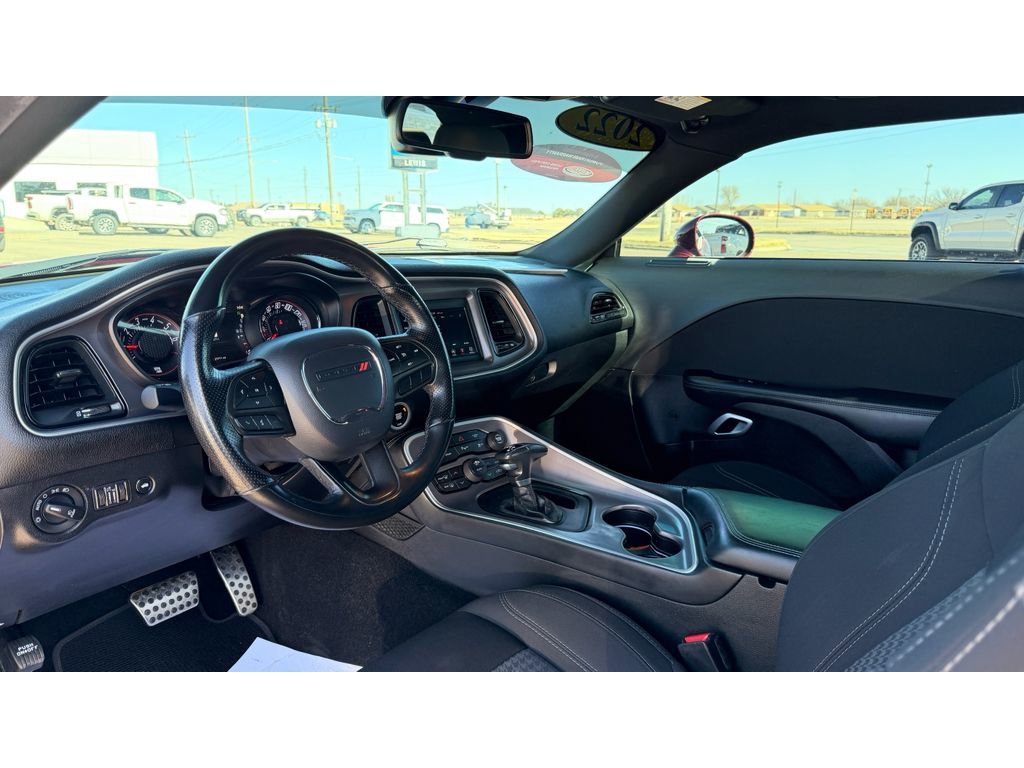 Used 2022 Dodge Challenger SXT w/ Driver Convenience Group image 9