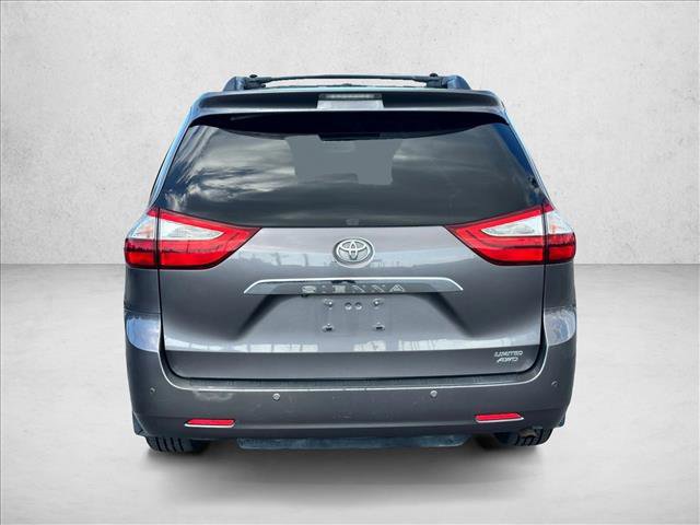 Used 2015 Toyota Sienna XLE image 7