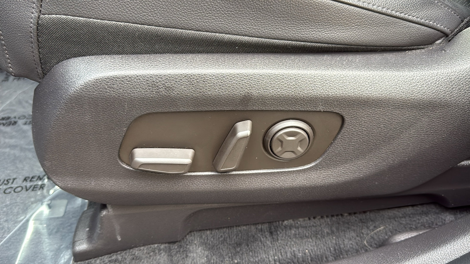 Used 2025 Kia Carnival SX Prestige image 12