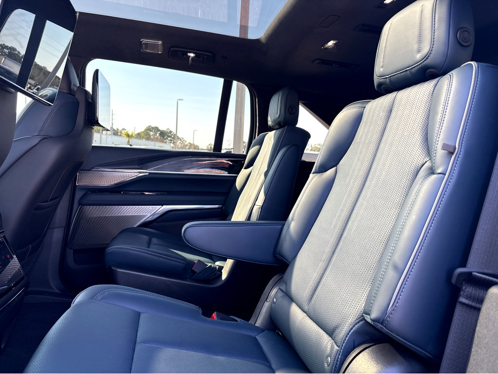 New 2025 Cadillac Escalade IQ Luxury 2 image 26