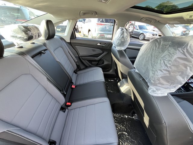 New 2026 Volkswagen Jetta SE FWD image 13