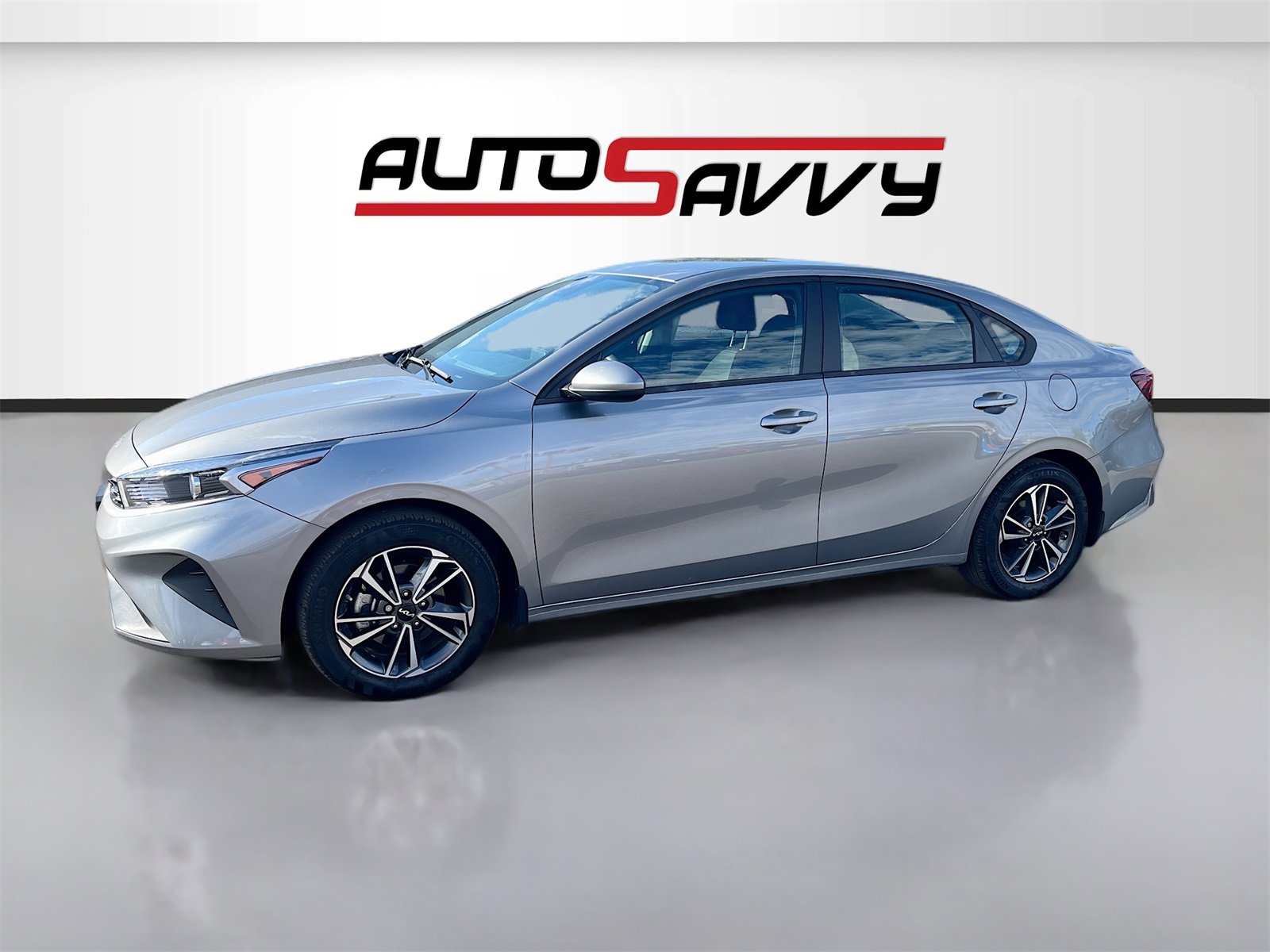 Used 2023 Kia Forte LXS image 3