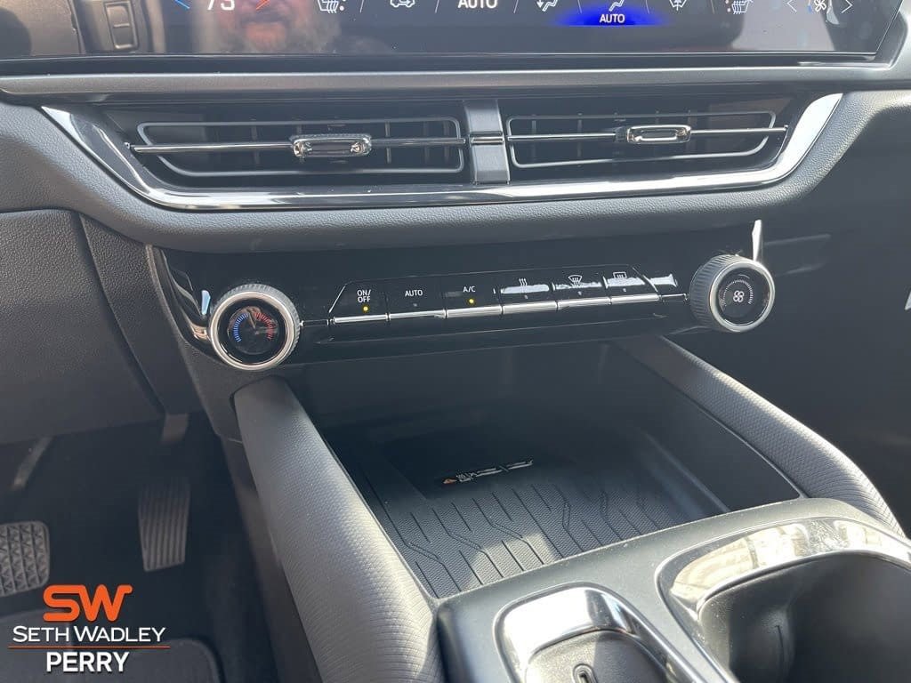 New 2025 Chevrolet Equinox EV RS image 20