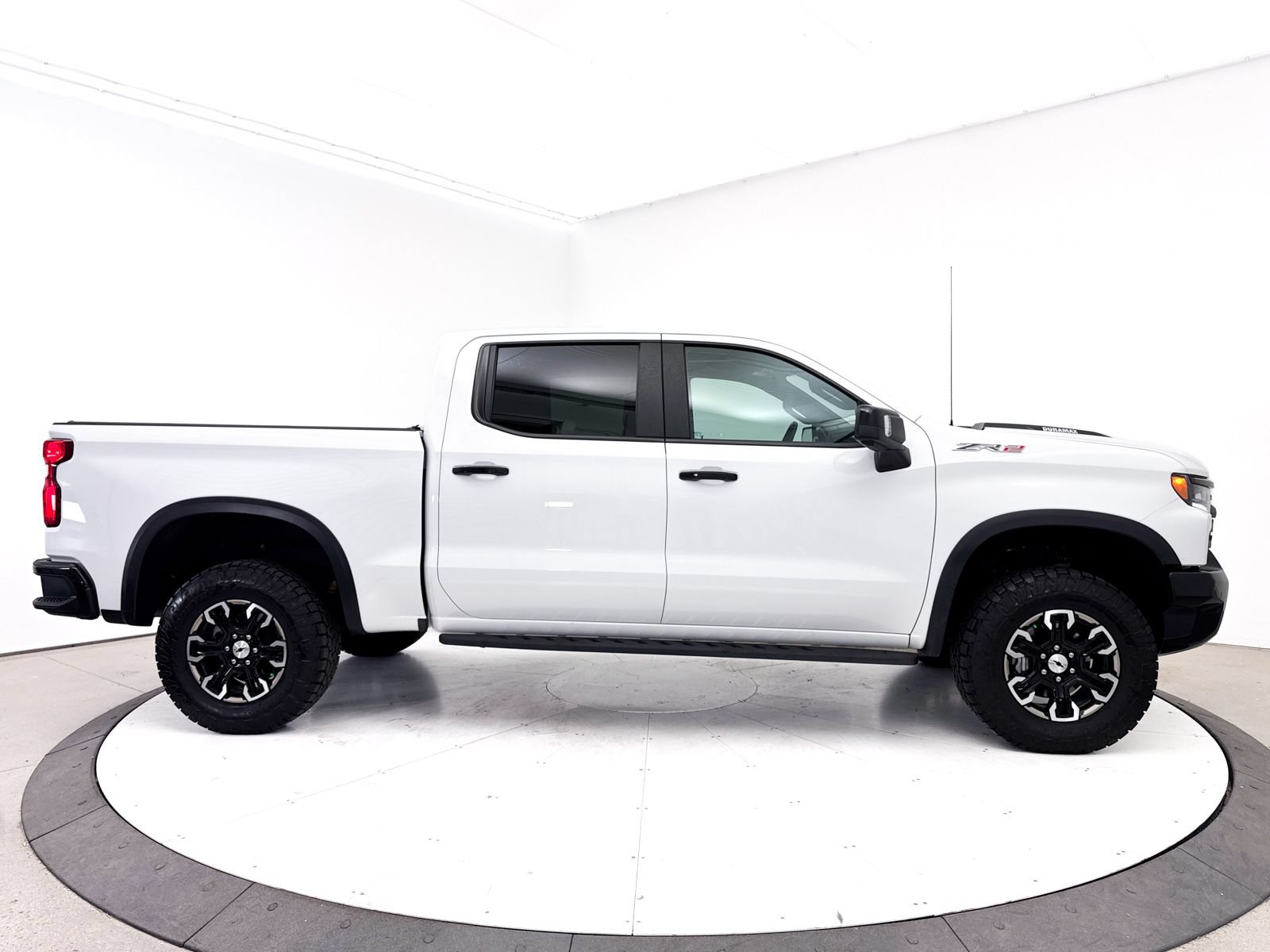 Used 2024 Chevrolet Silverado 1500 ZR2 w/ Technology Package AWD/4WD image 42