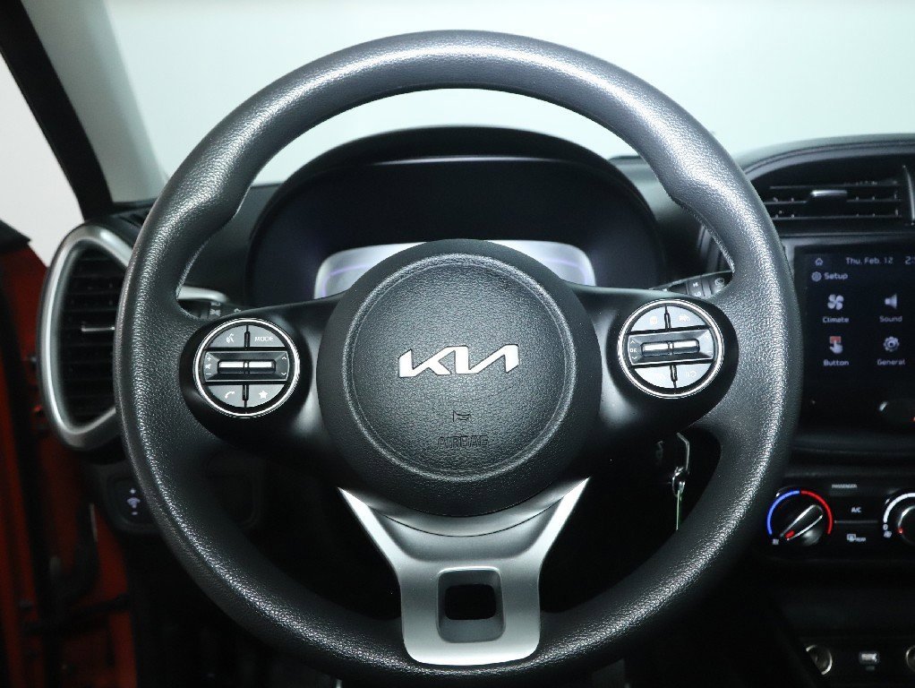 Used 2023 Kia Soul LX w/ LX Technology Package image 21