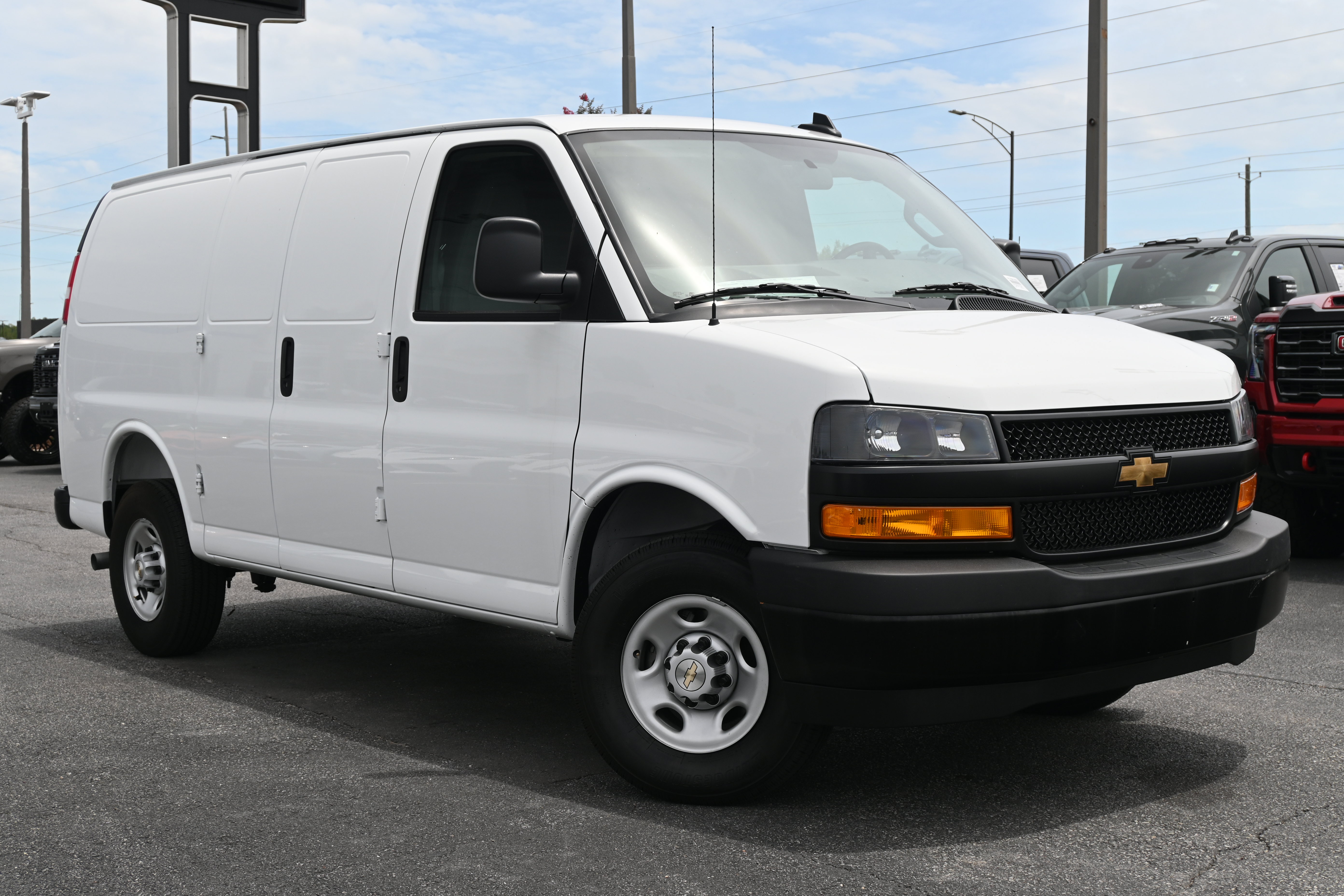 New 2025 Chevrolet Express 2500 w/ Driver Convenience Package RWD video 2
