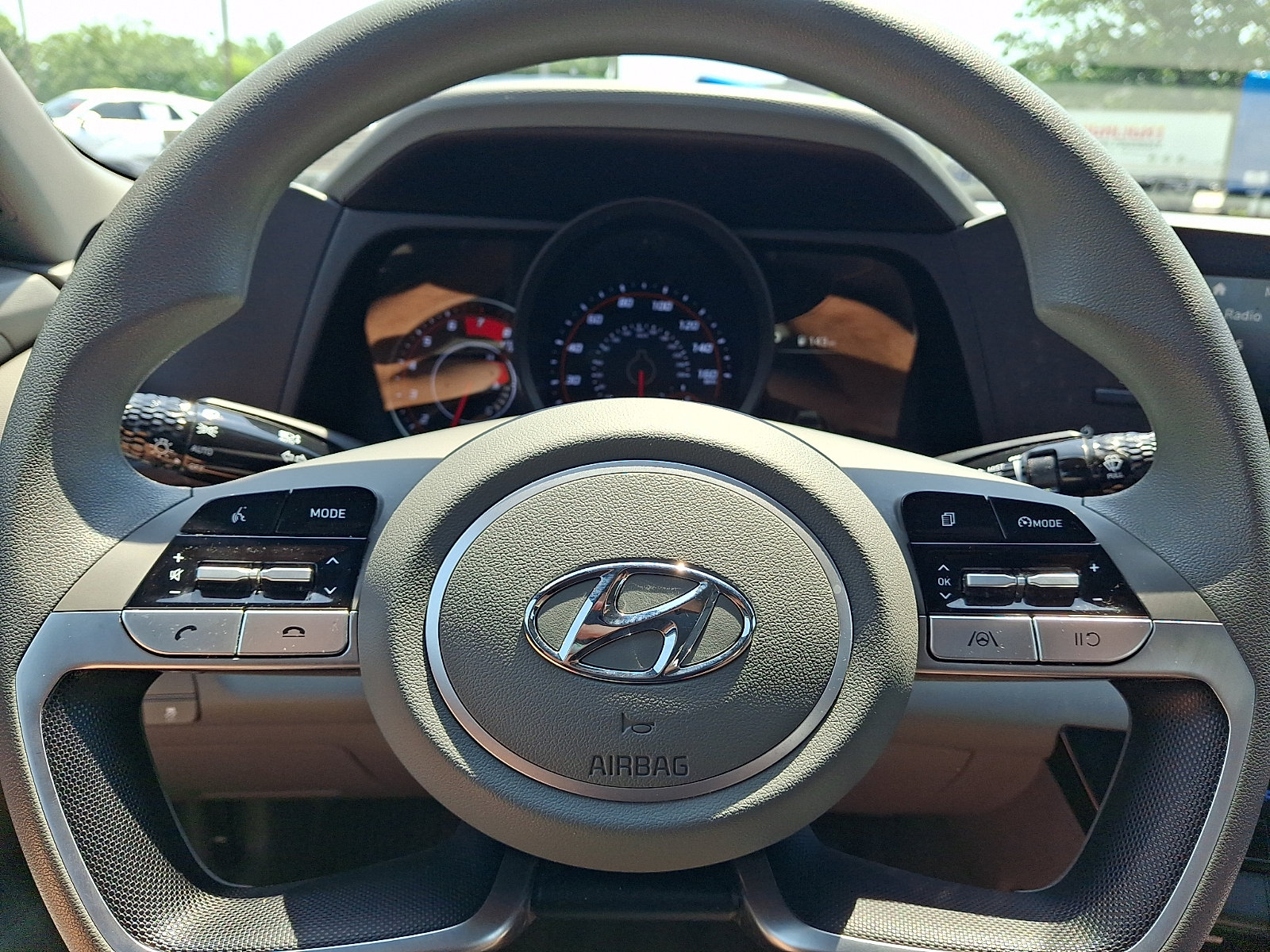 Certified 2023 Hyundai Elantra SEL w/ Preferred Accessory Package FWD image 18