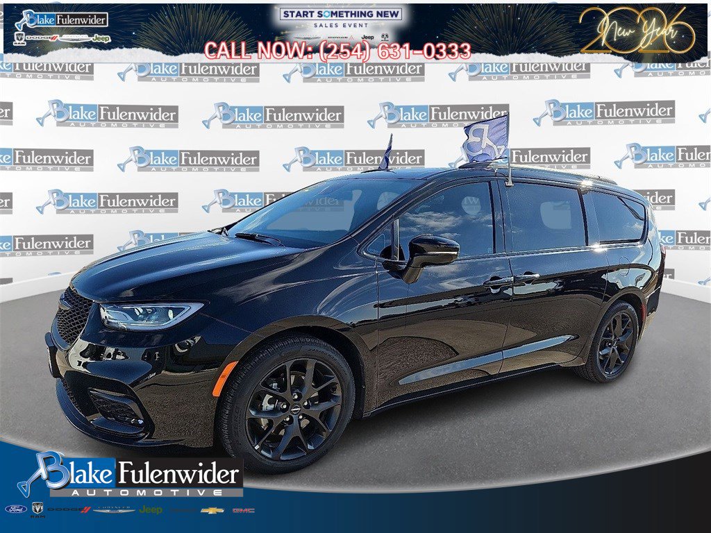 Used 2024 Chrysler Pacifica Limited w/ S Appearance Package