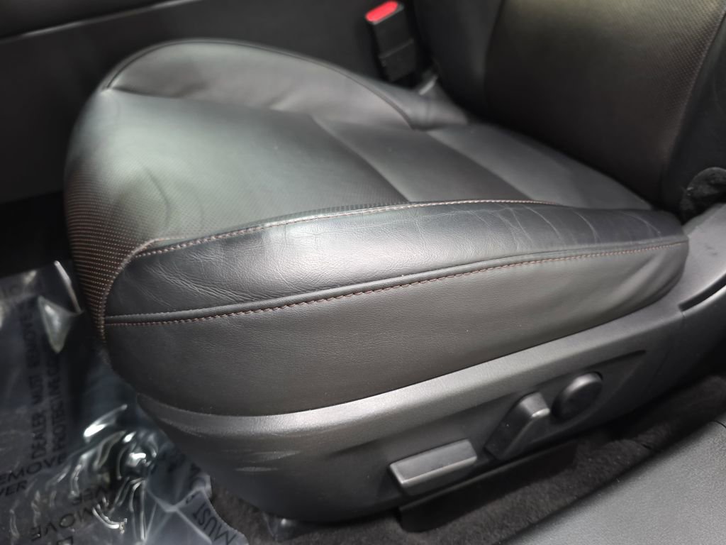 Used 2023 MAZDA MAZDA3 Hatchback w/Premium Plus Pkg image 29