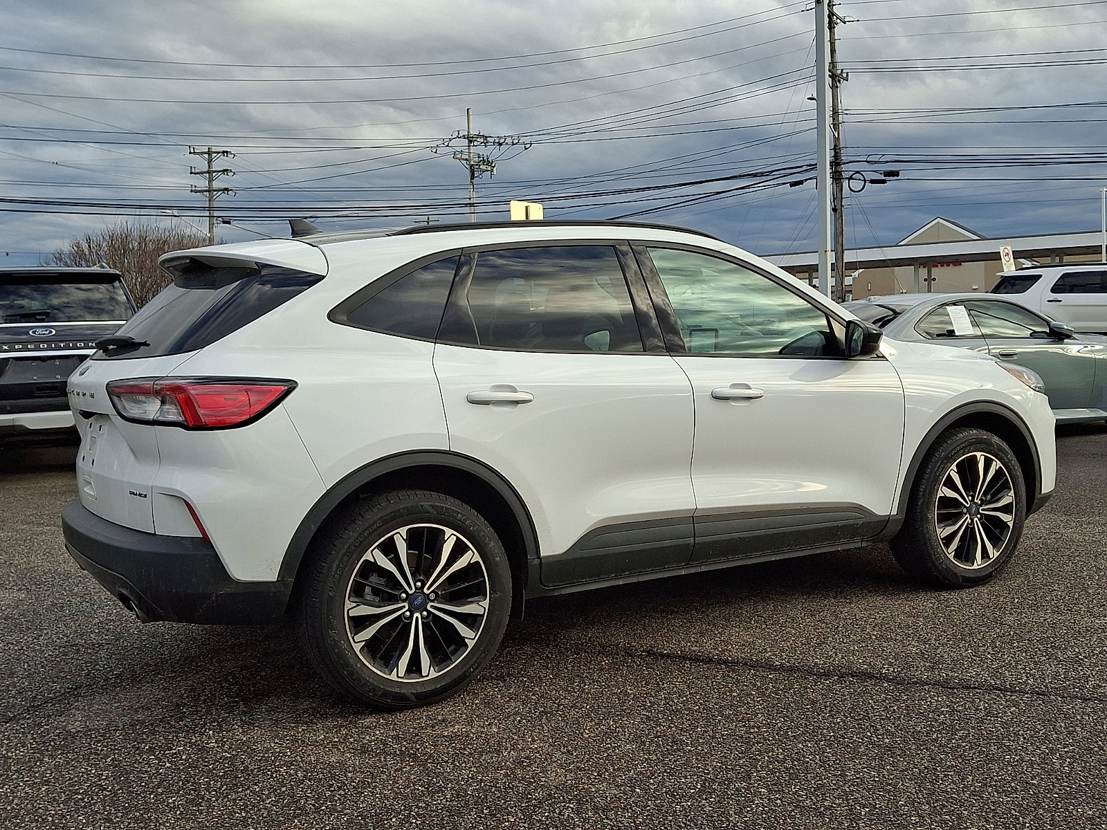Certified 2022 Ford Escape SE w/ SE Sport Appearance Package image 11