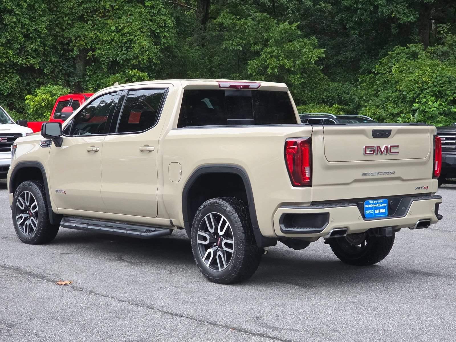 Used 2022 GMC Sierra 1500 AT4 w/ AT4 Premium Package AWD/4WD image 5