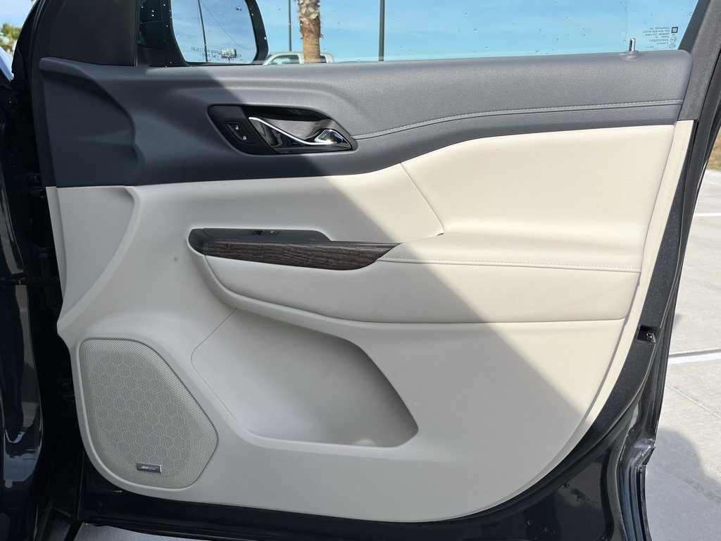 Used 2021 GMC Acadia Denali w/ Denali Technology Package image 23