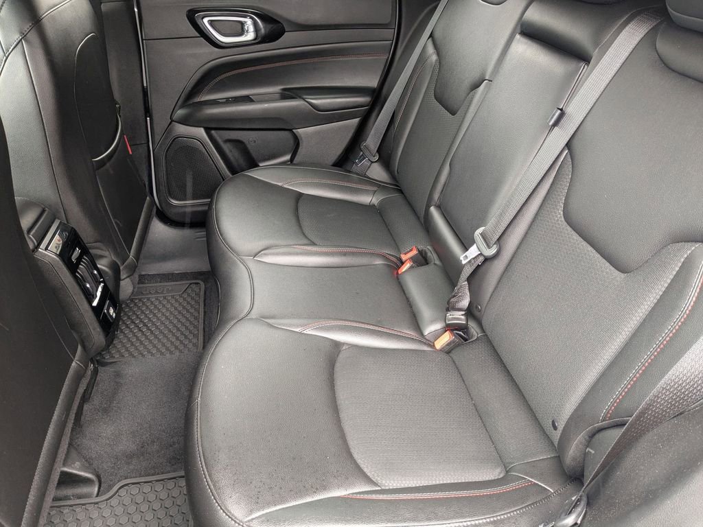 Used 2025 Jeep Compass Trailhawk image 24