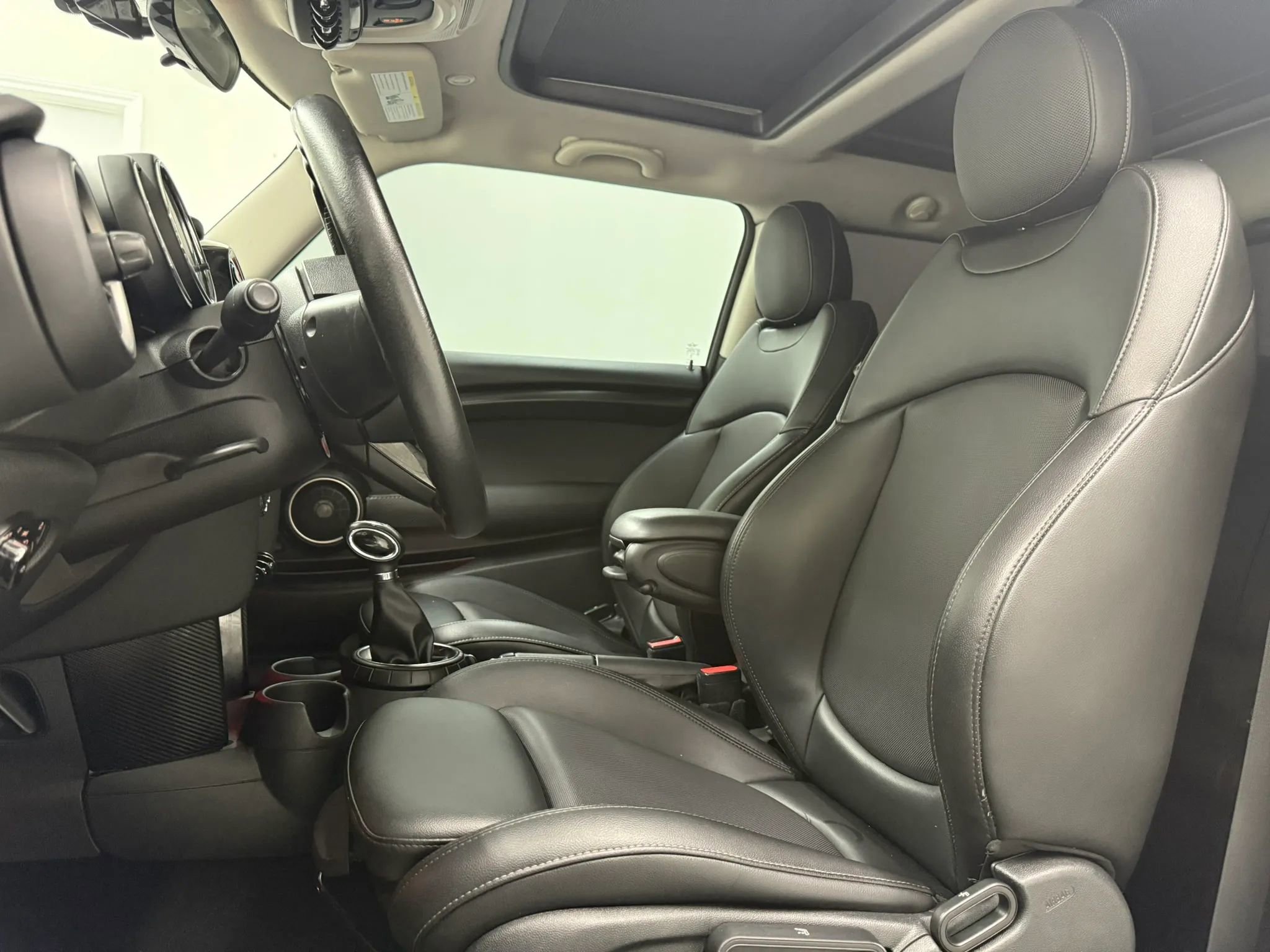 Used 2015 MINI Cooper S image 40