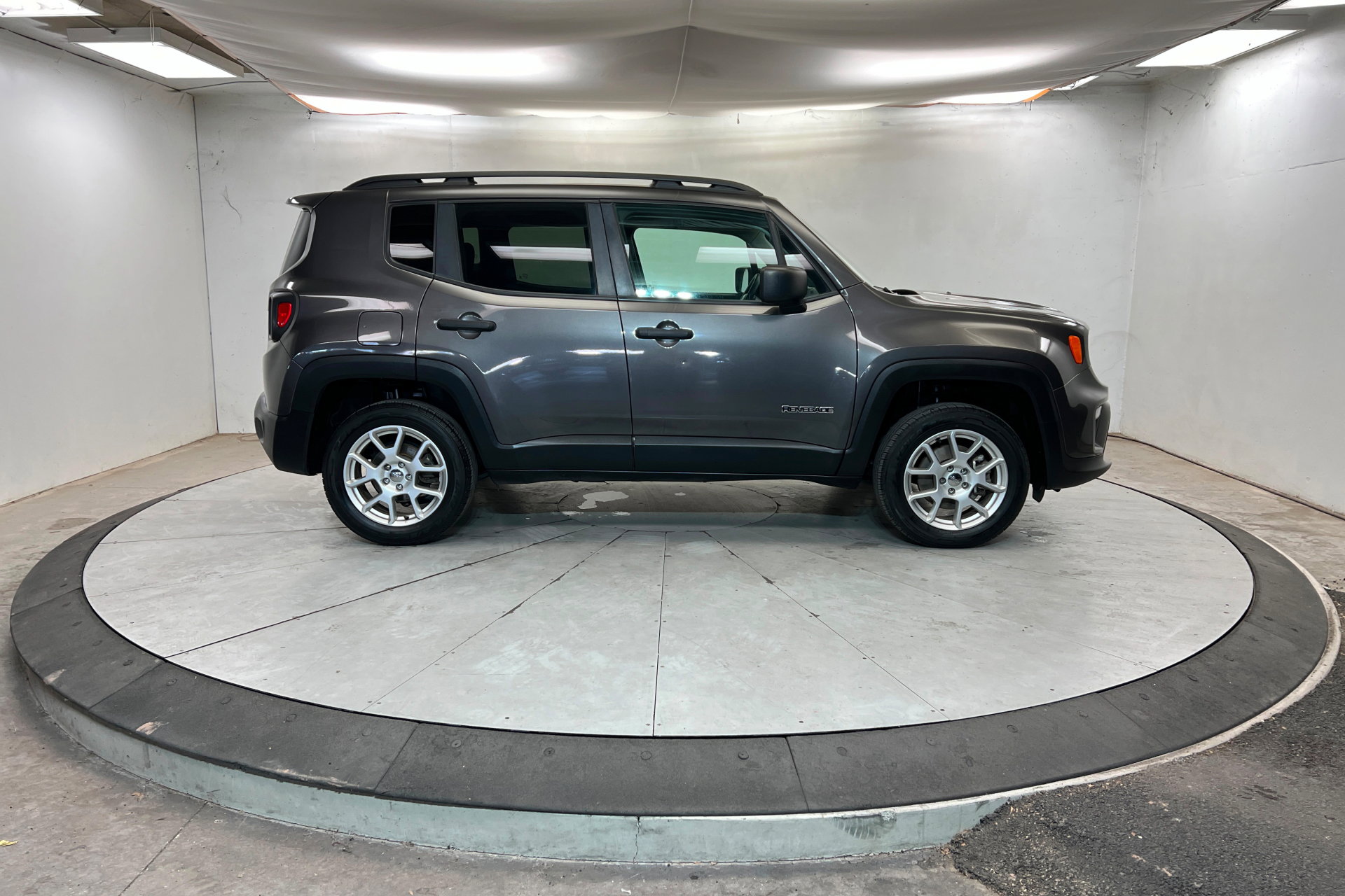 Used 2020 Jeep Renegade Sport w/ Sport Appearance Group AWD/4WD image 7