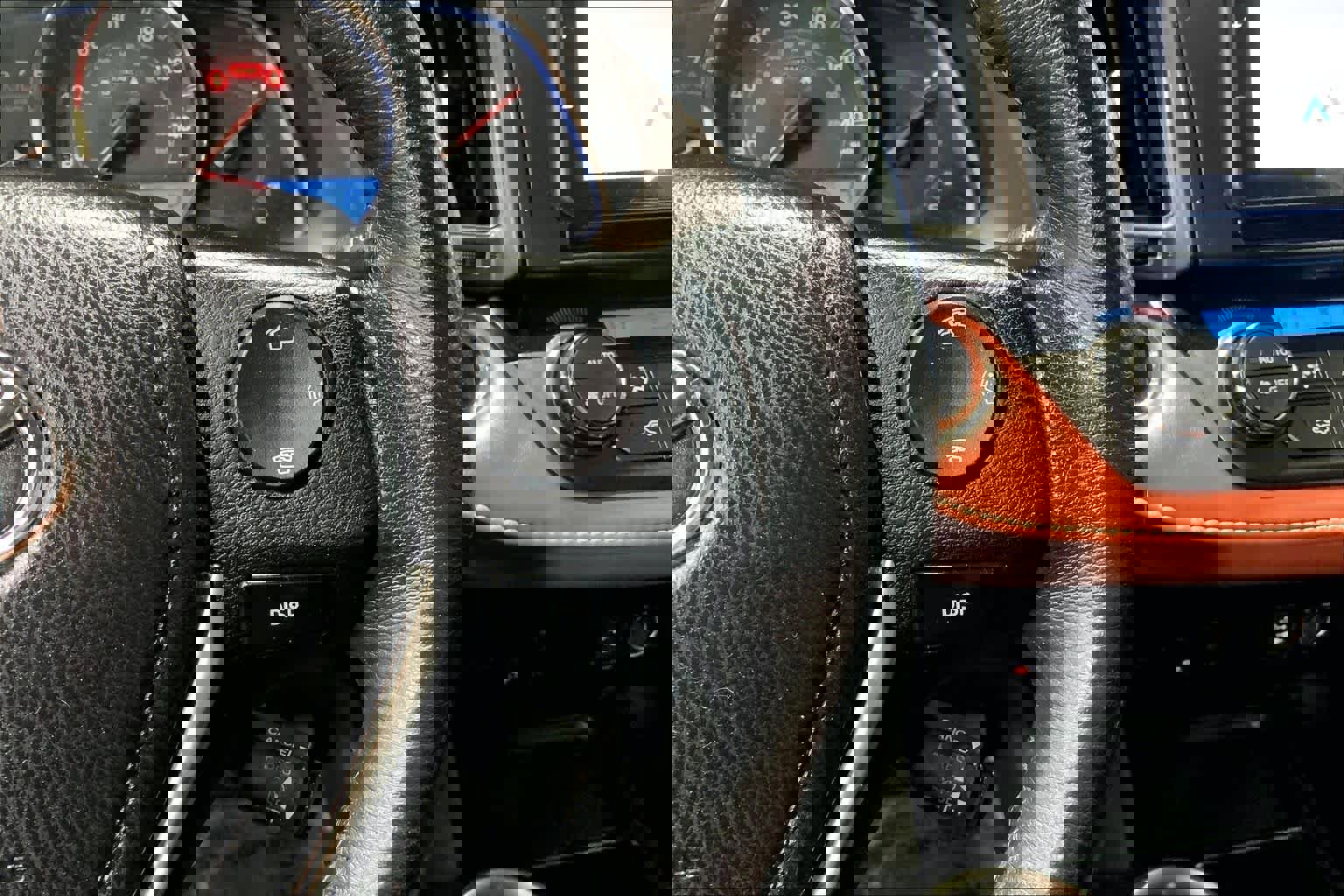 Used 2015 Toyota RAV4 Limited w/ Technology Package image 25