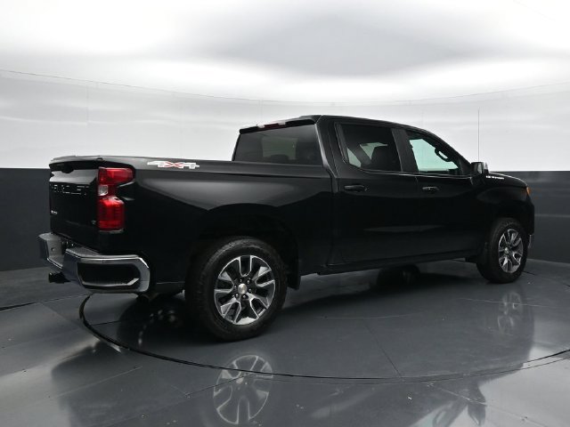 Used 2024 Chevrolet Silverado 1500 LT AWD/4WD image 2