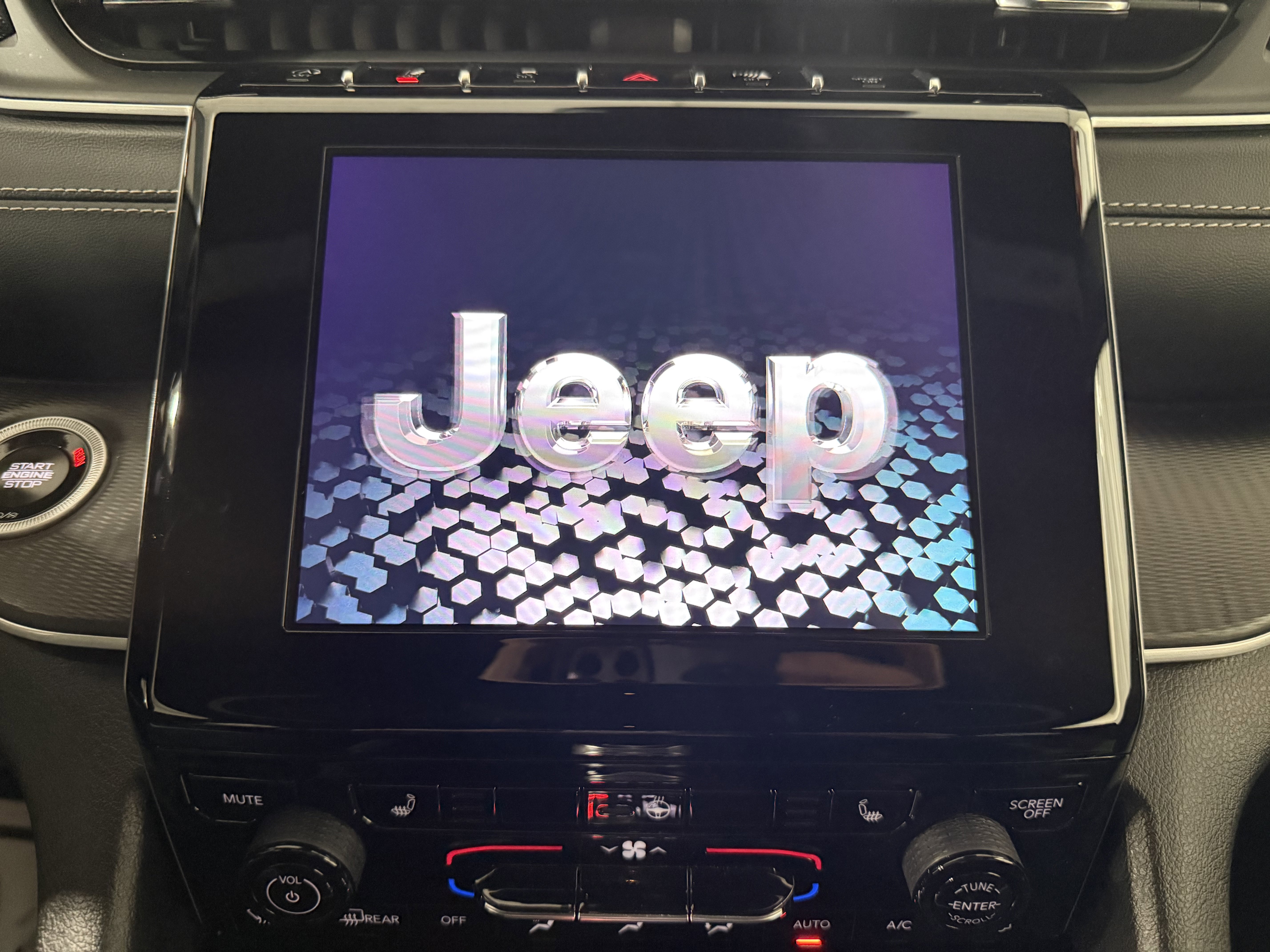 Used 2024 Jeep Grand Cherokee L Laredo w/ Luxury Tech Group I image 29