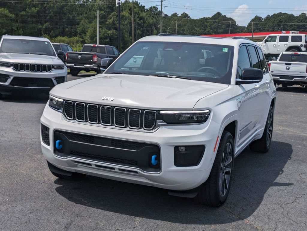 New 2024 Jeep Grand Cherokee Overland w/ Advanced Protech Group III AWD/4WD image 7