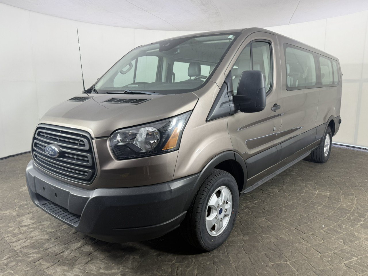 Used 2019 Ford Transit 350 XL RWD image 3