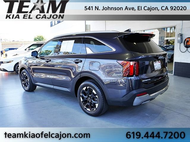 Certified 2025 Kia Sorento S w/ Panoramic Sunroof Package image 7