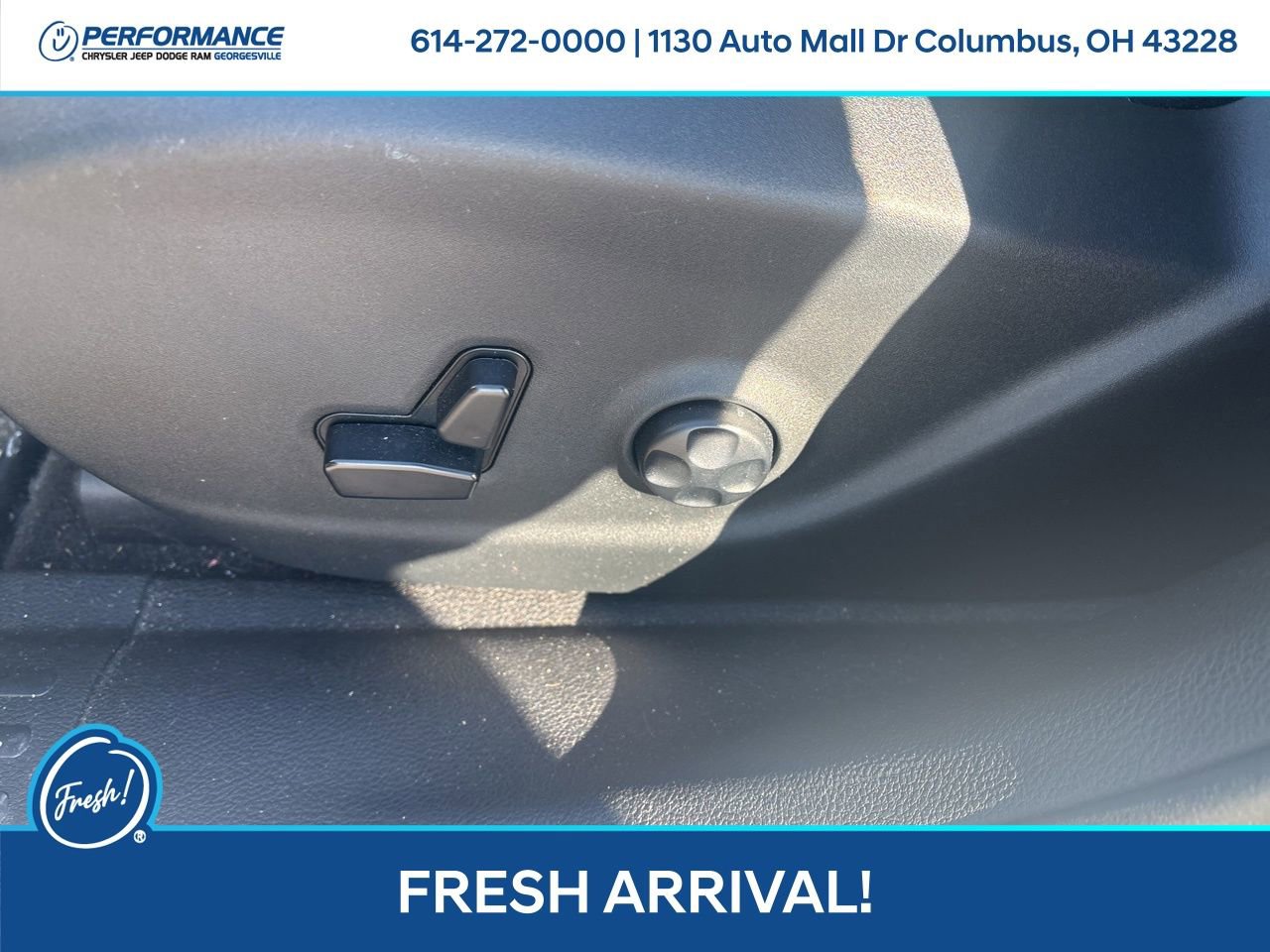 Used 2019 Jeep Cherokee Trailhawk w/ Cold Weather Group image 18