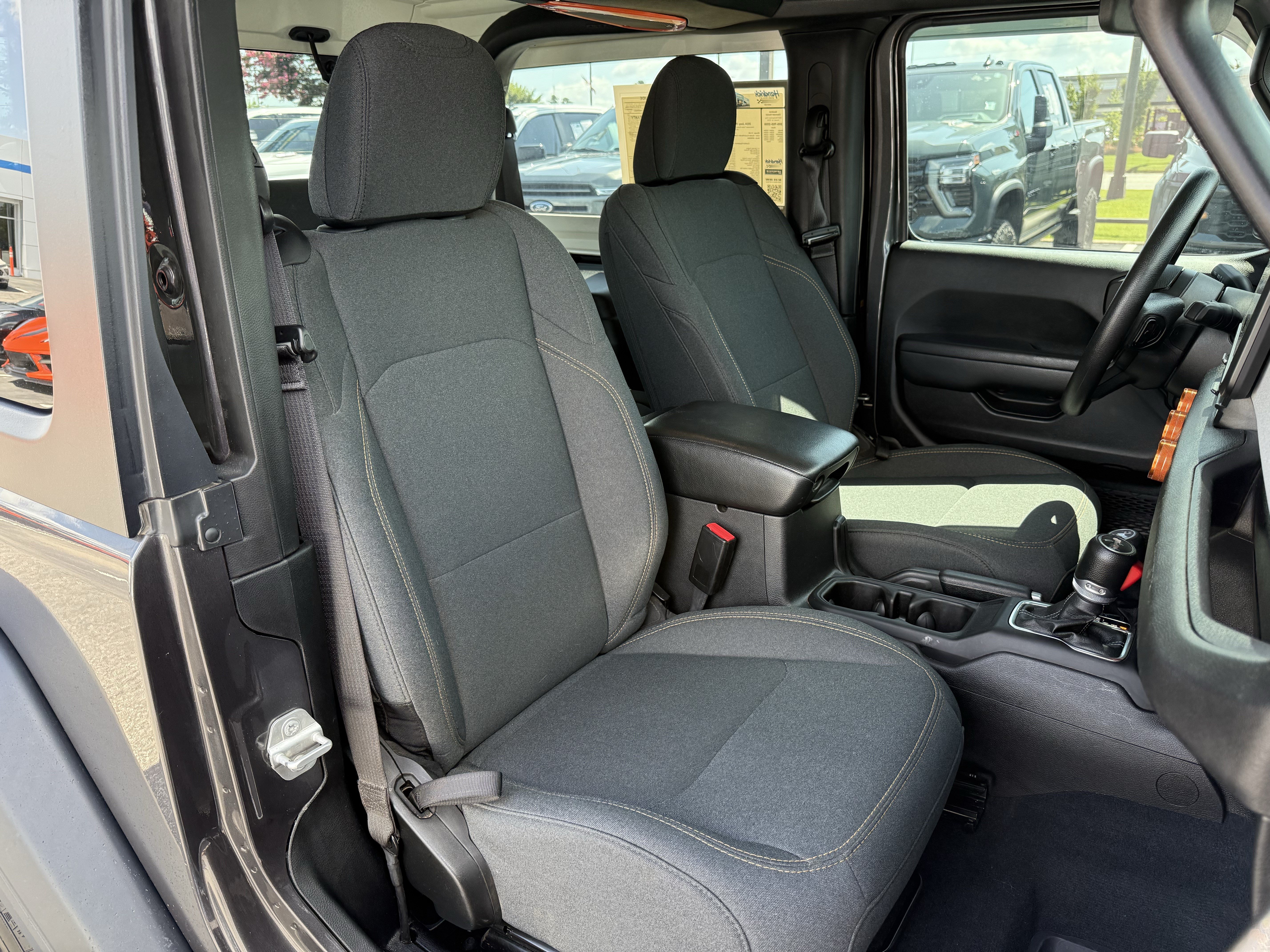 Used 2024 Jeep Wrangler Sport AWD/4WD image 32