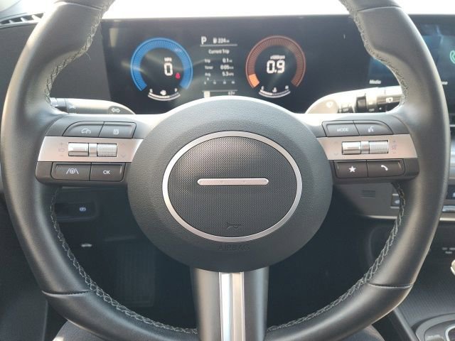 Used 2025 Hyundai Kona SEL image 32