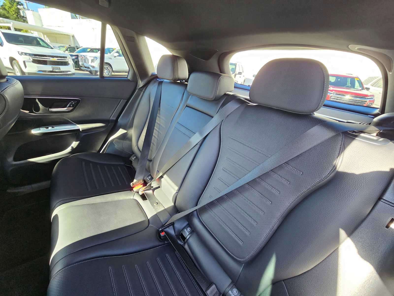 Used 2025 Mercedes-Benz GLC 300 image 17