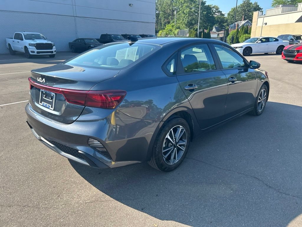 Used 2024 Kia Forte LXS FWD image 5